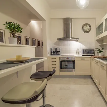 Elegant Supercentral Daire *